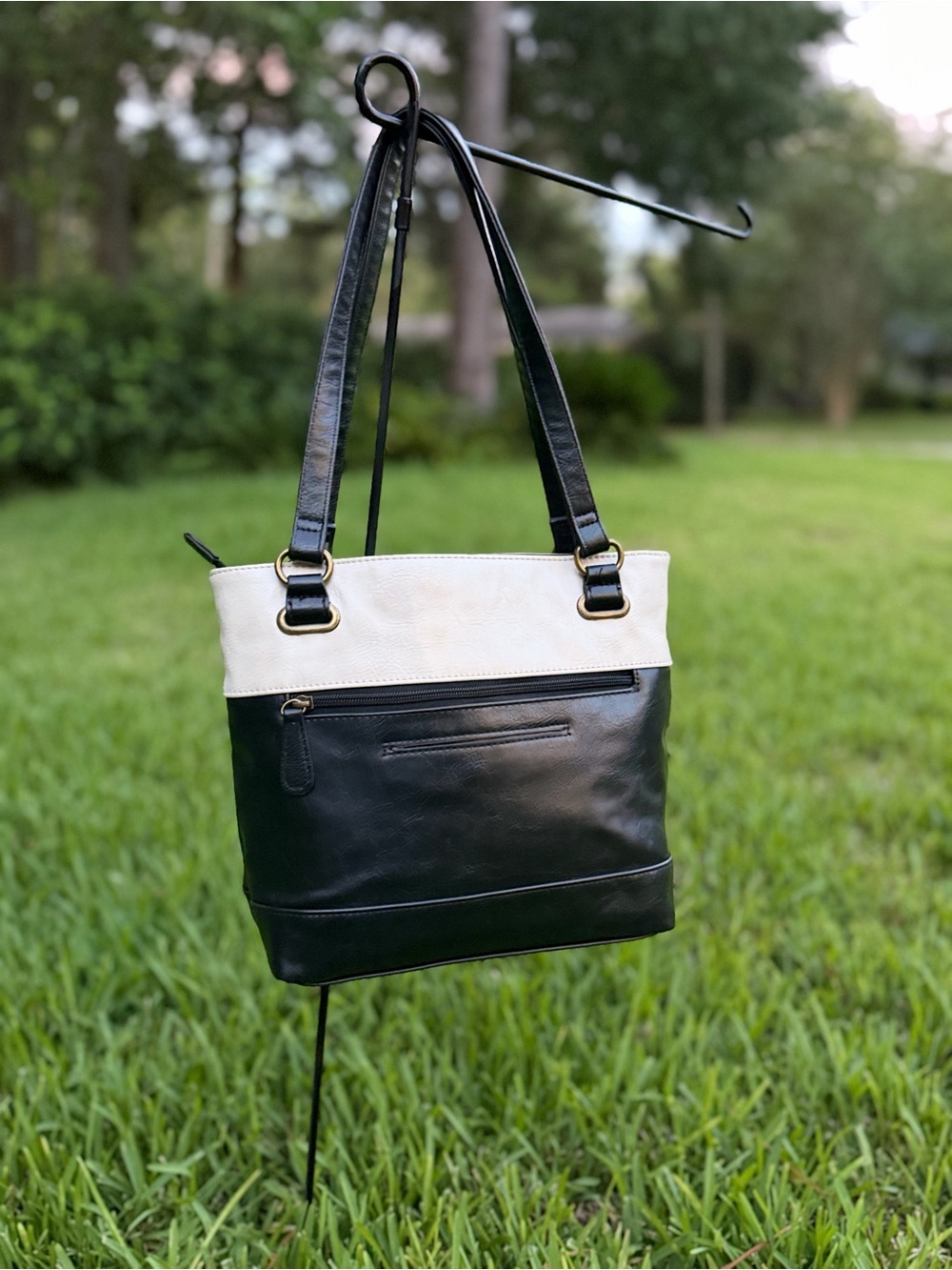 Stone & Co. Black and Cream Shoulder Tote - Picture 3 of 3